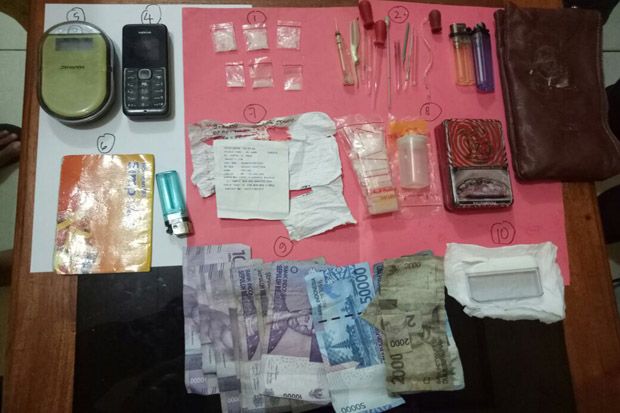Ibu Rumah Tangga Jadi...