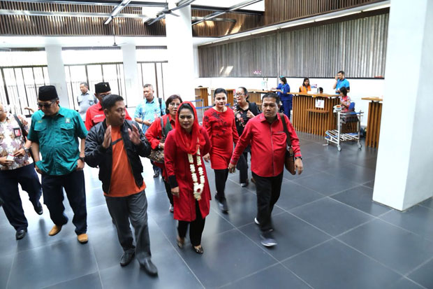 Puti Soekarno: Pacu...