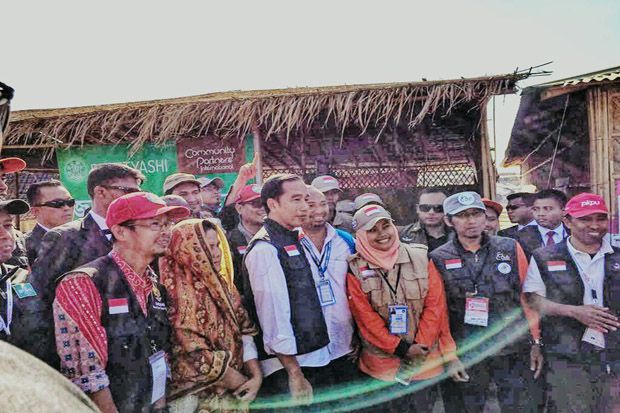 Jokowi Kunjungi Klinik...
