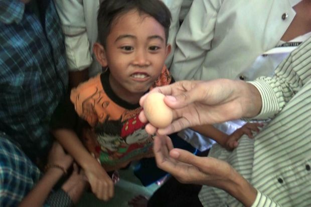 Telur Berlafal Allah...