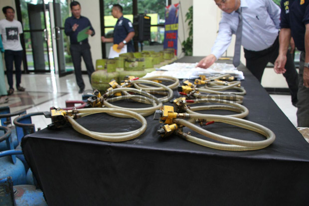 Rumah Pengoplos Gas...