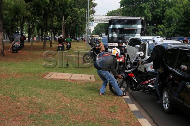 Warga Pluit Tolak Jalur...