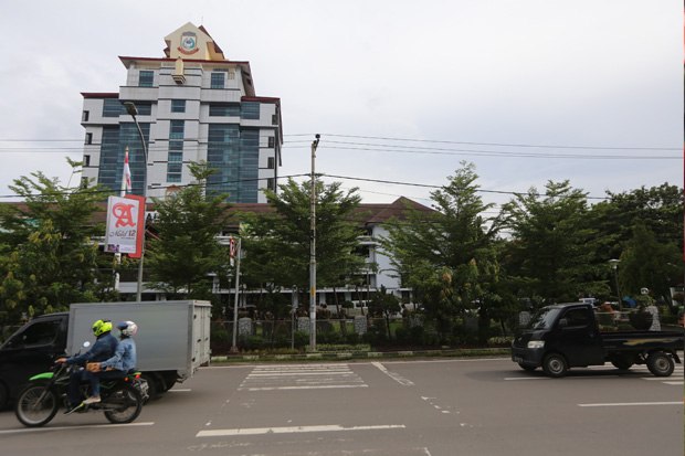 Ribuan Pegawai Terancam...