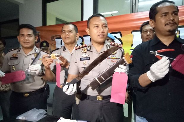 Polisi Menyamar Jadi...