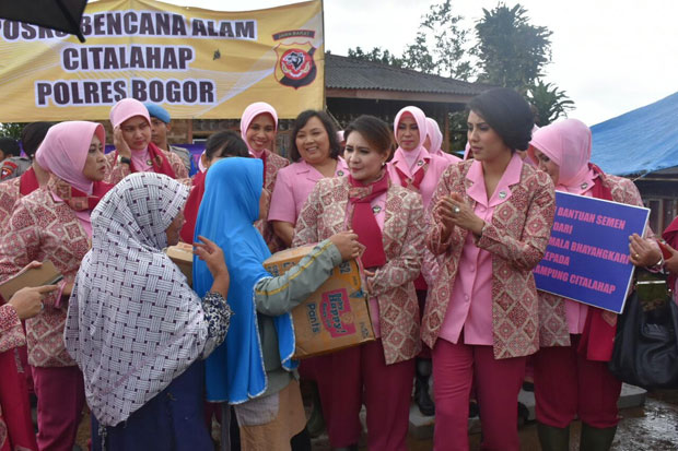 Istri Petinggi Polri...