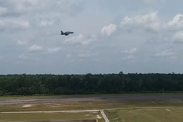 Pesawat Hawk 100/200...