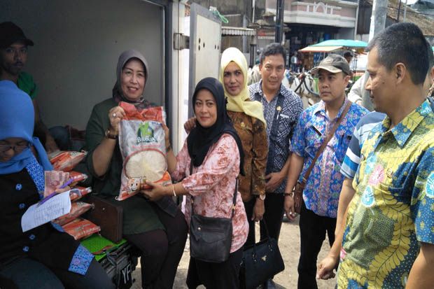 Satu Jam, 4.000 Ton...