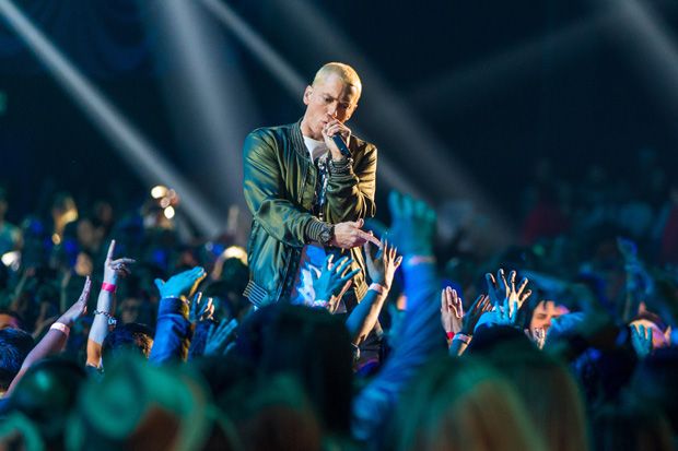 Lirik Lagu Eminem yang...