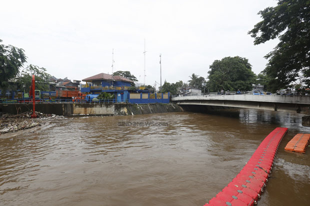Ribuan Warga DKI di...