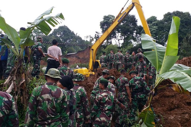 Lima Orang Sekeluarga...