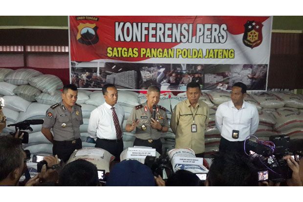 Gudang Pengoplos Beras...