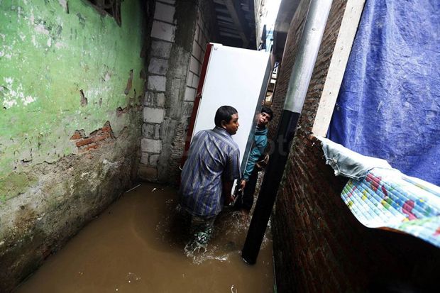 Banjir Jakarta, 943...