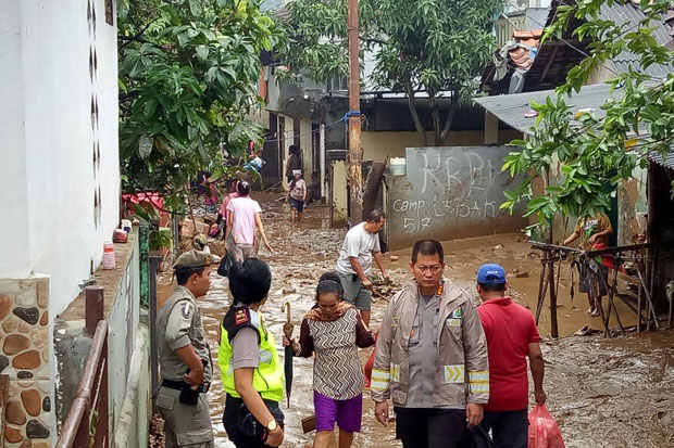 Banjir Surut, Warga...