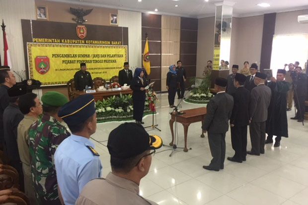 Bupati Nurhidayah Lantik...
