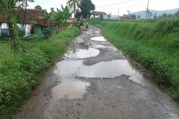 14 Tahun Jalan Dibiarkan...