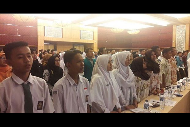 Lawan Hoax, Ratusan...