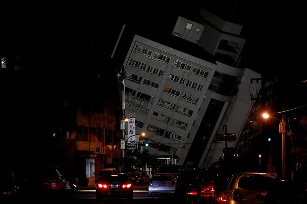 Dampak Gempa Taiwan:...
