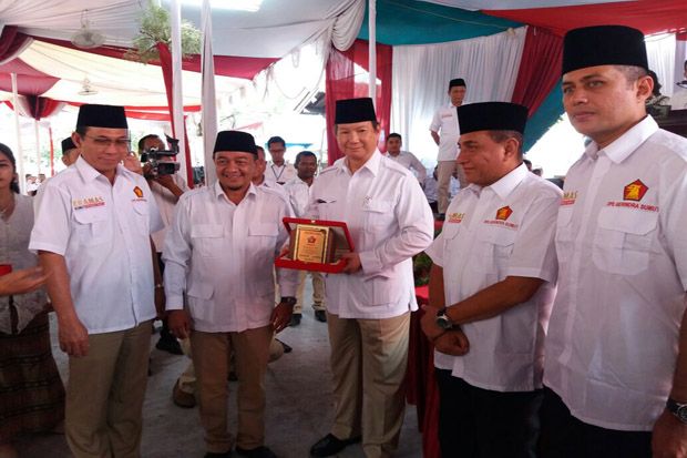 Pasangan Eramas Hadiri...