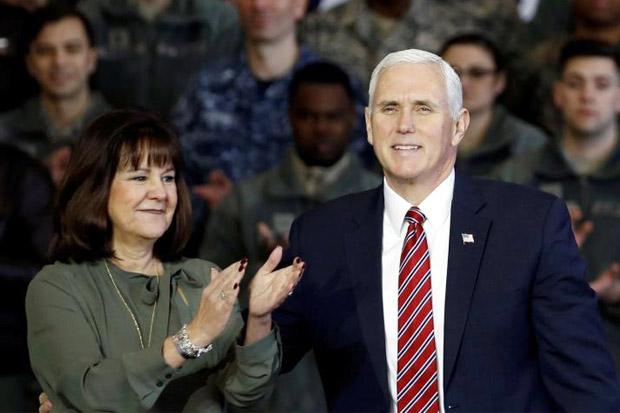 Dihadapan Tentara, Pence...