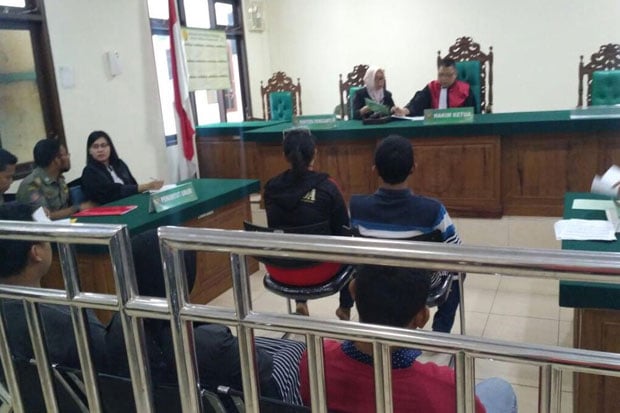 Buang Sampah Sembarangan,...