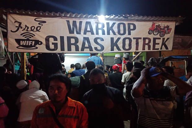 Penjaga Warkop Giras...