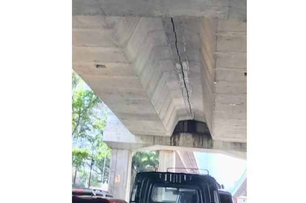 Flyover Tendean Terlihat...