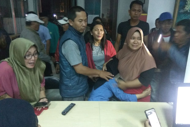 Keluarga Korban Kecelakaan...