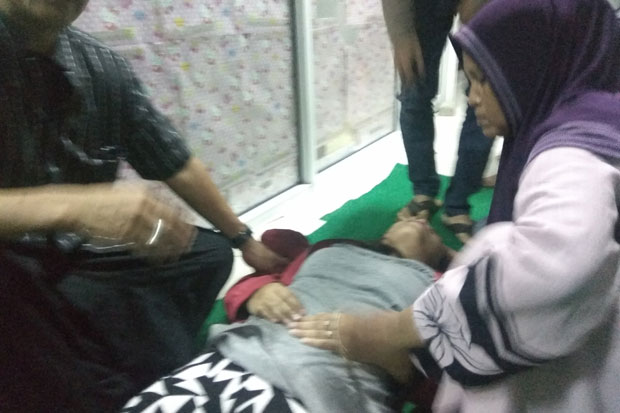Perempuan Ini Pingsan...