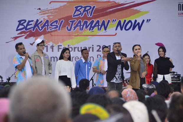 Ratusan Ribu Warga Bekasi...