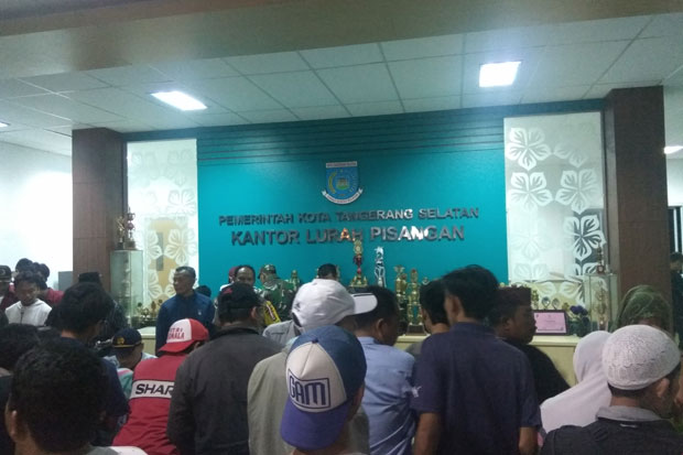 Ikut Rombongan RAT,...