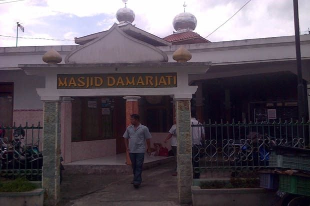 Masjid Damarjati, Tempat...