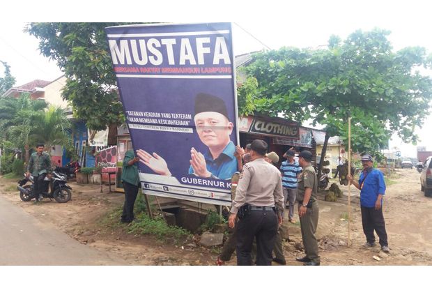 Alat Peraga Kampanye...