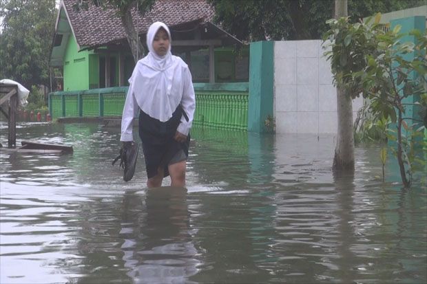 Hari Ketiga Banjir,...