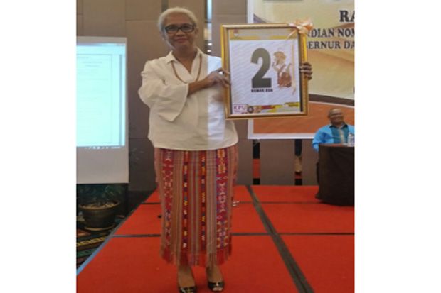 Nomor 2 untuk Emilia...