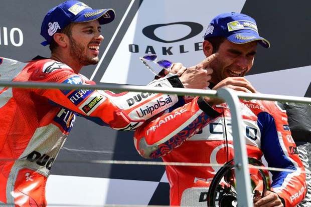 Petrucci Ditendang,...
