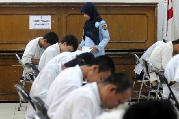 568.171 Siswa Paket...