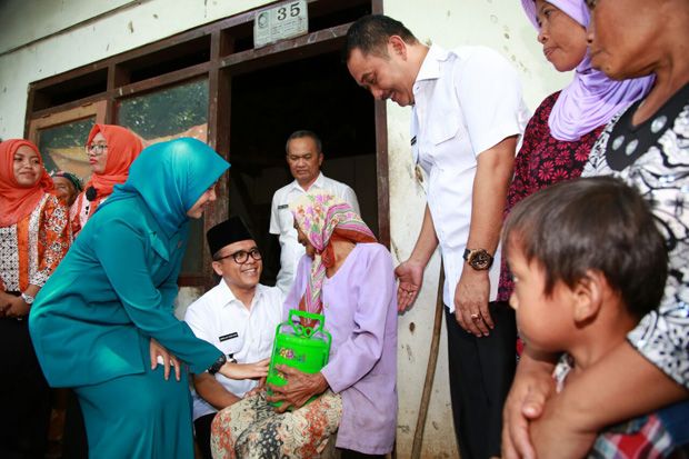 Ajak Bantu Atasi Kemiskinan,...