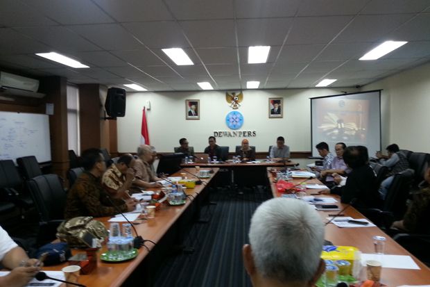 Ketimbang Cemaskan Pers,...