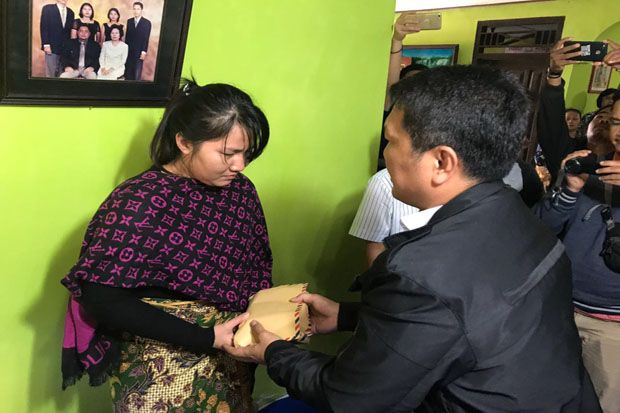 Tewas Ditembak Perampok,...
