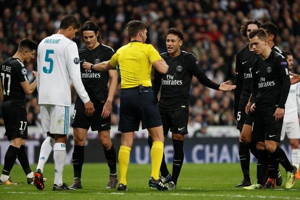 Merasa Dicurangi Wasit,...