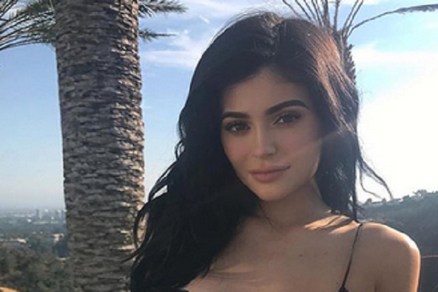 Kylie Jenner mulai Menikmati...