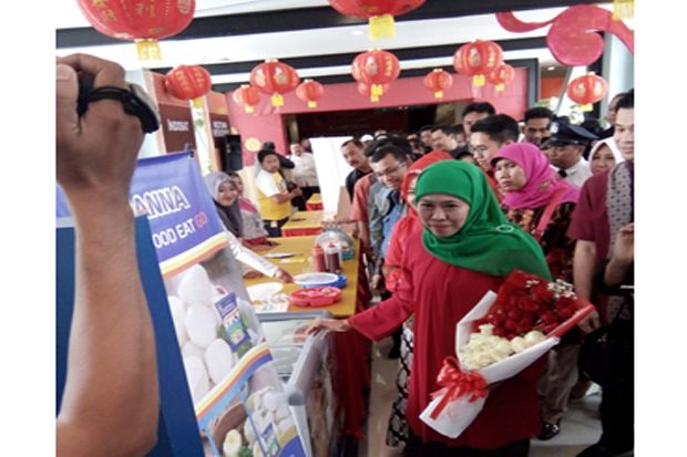 Hadiri Perayaan Imlek,...