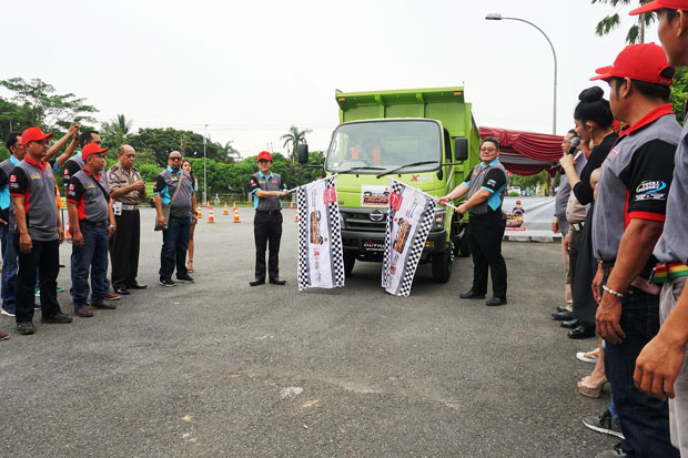 Hino Mendukung Pengembangan...