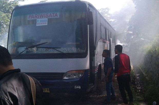 Bus Pariwisata Terbakar...
