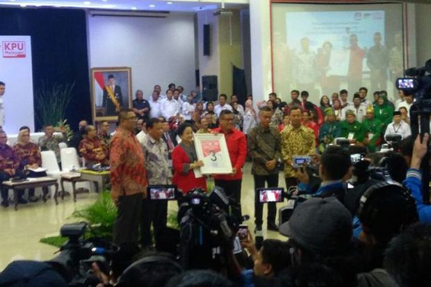 Megawati Ajak Seluruh...