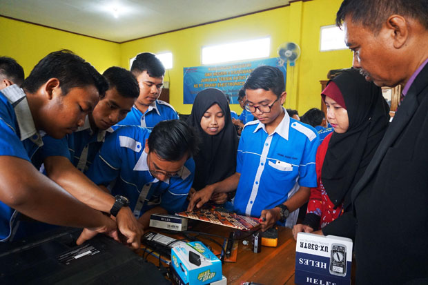 Sharp Dukung Program...