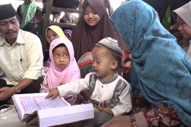 Ahmad Hapid, Bocah 2...