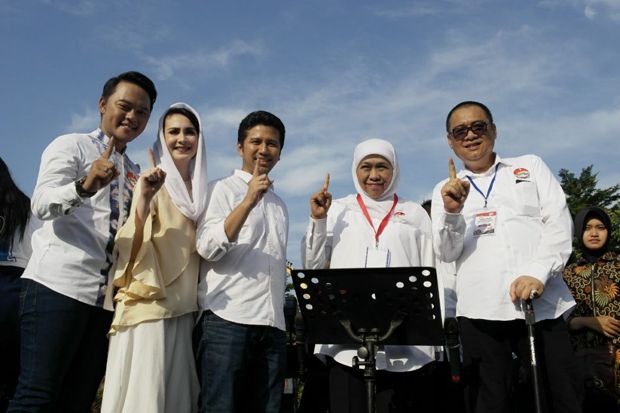 Ribuan Pendukung Khofifah-Emil...