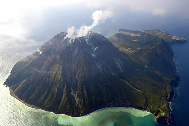 Gunung Bawah Laut di...