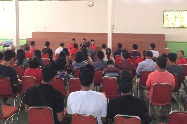 Adi Wiryatama Turun...